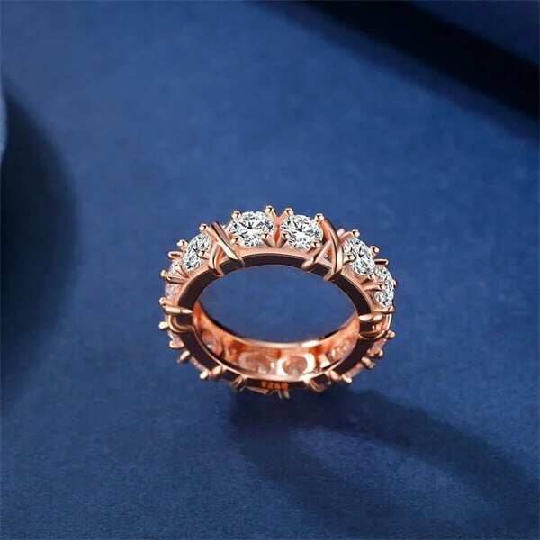 🌹 Srebrny pierścionek próby 925 z krzyżem i diamentem wykonany w całości z Moissanite