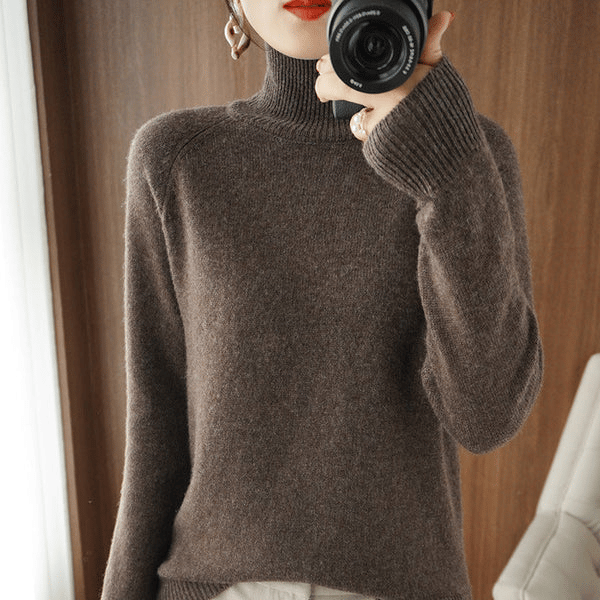 Dámsky jednofarebný pletený sveter s rolákom