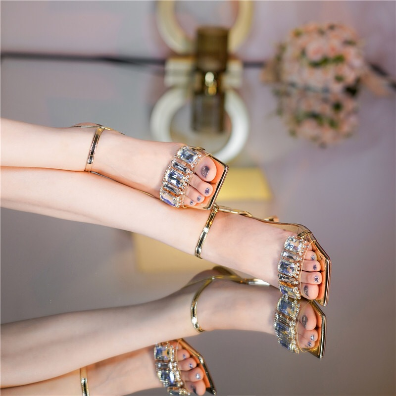Saltos brilhantes - com diamantes para um toque de luxo